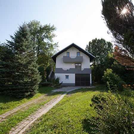 Holiday Home Tin Ogulin Buitenkant foto
