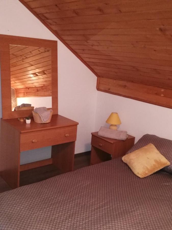 Holiday Home Tin Ogulin Buitenkant foto