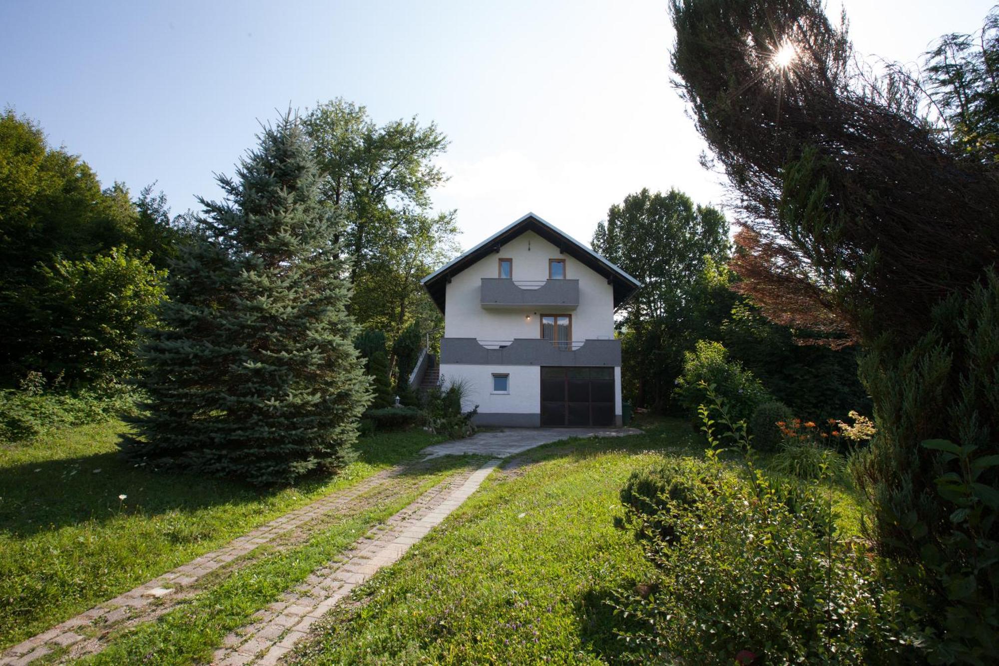 Holiday Home Tin Ogulin Buitenkant foto