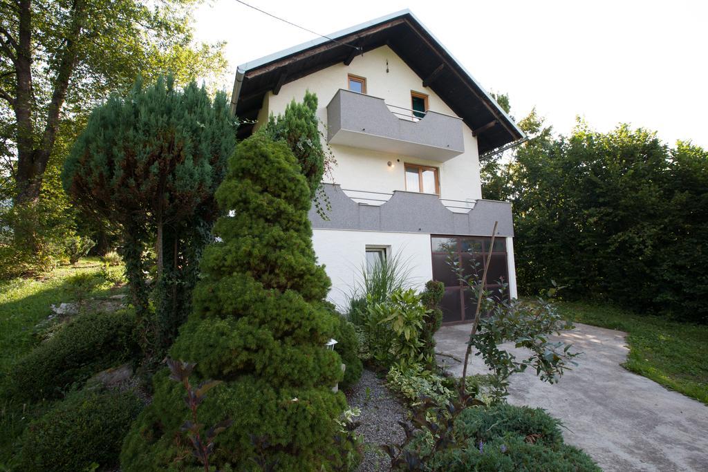 Holiday Home Tin Ogulin Buitenkant foto