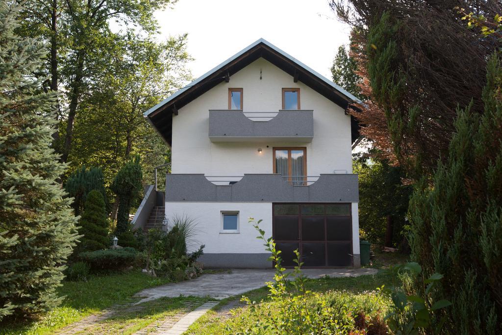 Holiday Home Tin Ogulin Buitenkant foto