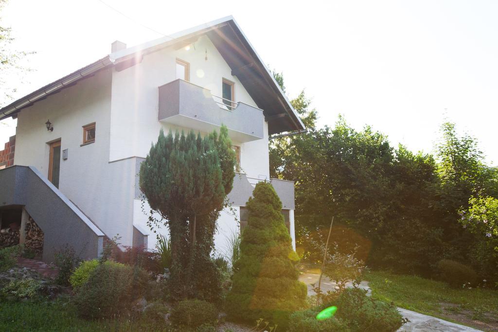 Holiday Home Tin Ogulin Buitenkant foto